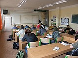 Výuka fyziky v nově rekonstruované pracovně v roce 2007 s možností připojení PC na Internet